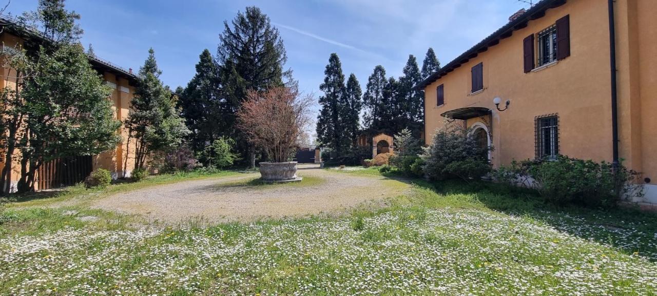 Farolfi Apartments Villa Galliera ボローニャ エクステリア 写真